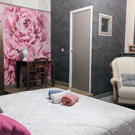 La Salabertie Hotel Bagnac Bagian luar foto